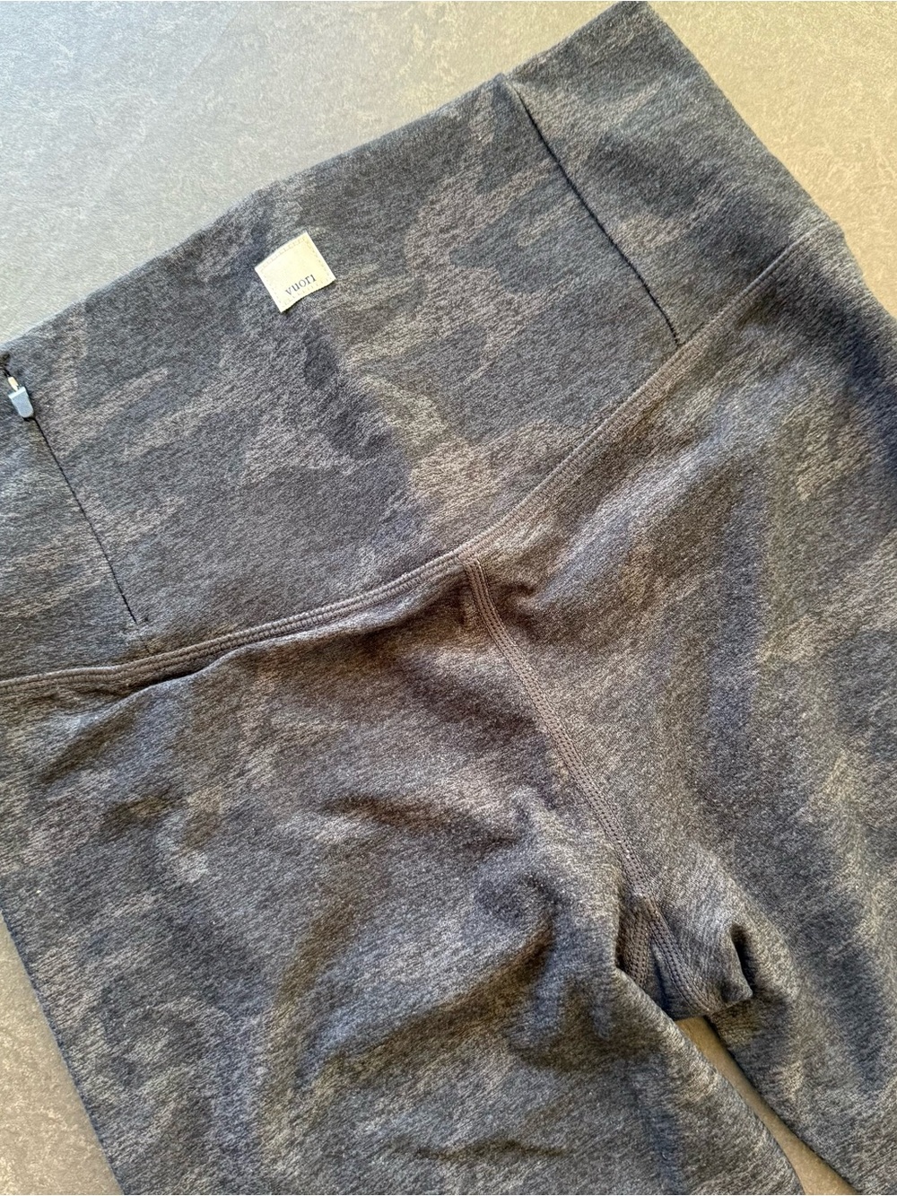 Vuori Clean Elevation Charcoal Camo High-Waist Seamless Leggings - Picture 3 of 6